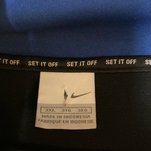 Nike Zip up - Picture 3 of 3